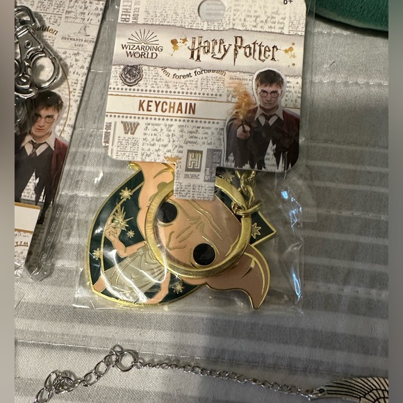 Various Harry Potter Slytherin Items - Picture 8 of 15